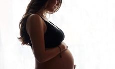 Ex-RBD, Dulce Maria exibe barriga da sua primeira gestação: "esperando o meu bebêzinho"