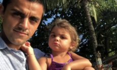Felipe Simas faz declaração emocionada para a filha: "Destemida"