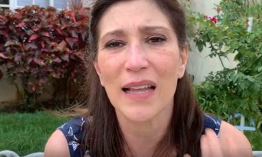 Beth Goulart posta vídeo emocionada sobre morte da mãe: 'Mande nosso beijo ao papai'. Foto: Reprodução Instagram