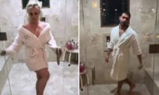 Britney Spears faz dancinha com o namorado e banheiro da mansão impressiona
