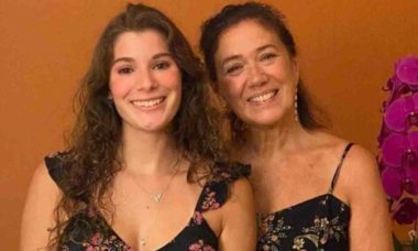 Lilia Cabral posta foto com a filha e impressiona os fãs com semelhança
