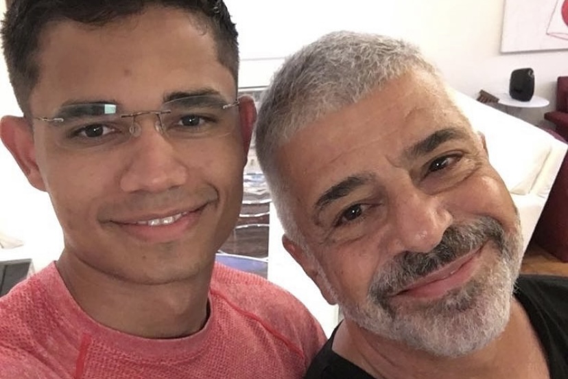 Lulu Santos comemora aniversário do marido com declaração 