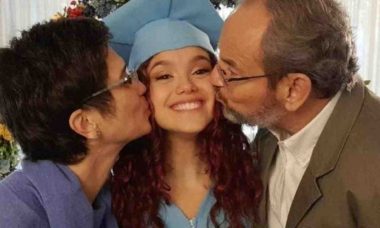 Sandra Annenberg e Ernesto Paglia celebram formatura da filha: 'orgulho'
