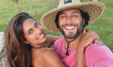 Jesus Luz e Carol Ramiro curtem viagem romântica juntinhos