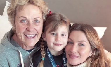 Gisele Bündchen posa com a mãe de Tom Brady e se derrete: "Melhor sogra"