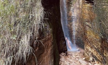 Yanna Lavigne toma banho de cachoeira e faz reflexão: "Quero me nutrir da beleza exuberante da vida"