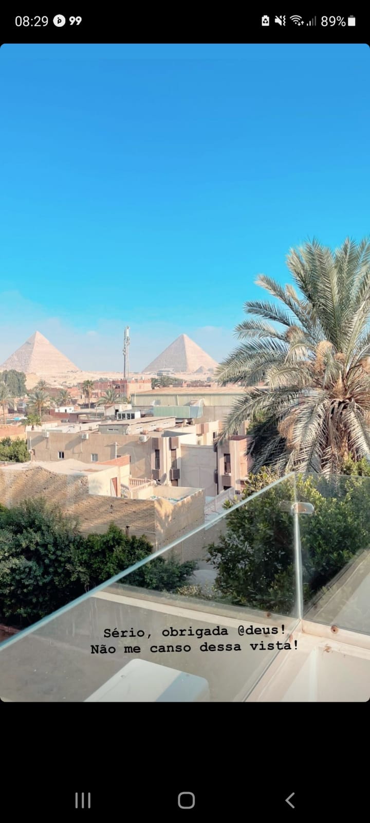 Carla Diaz posta clique de sua viagem ao Egito: 'energia surreal' (Foto: Reprodução/Instagram)