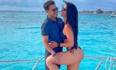 Graciele e Zezé curtem passeio de barco durante viagem em Cancún
