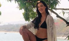 Adriana Birolli posa de biquíni em viagem à Ilhabela: 'paraíso'