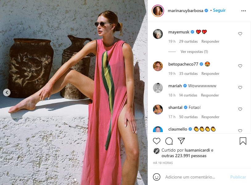 Marina Ruy Barbosa posa com vestido de fenda e encanta os fãs (Foto: Reprodução/Instagram)
