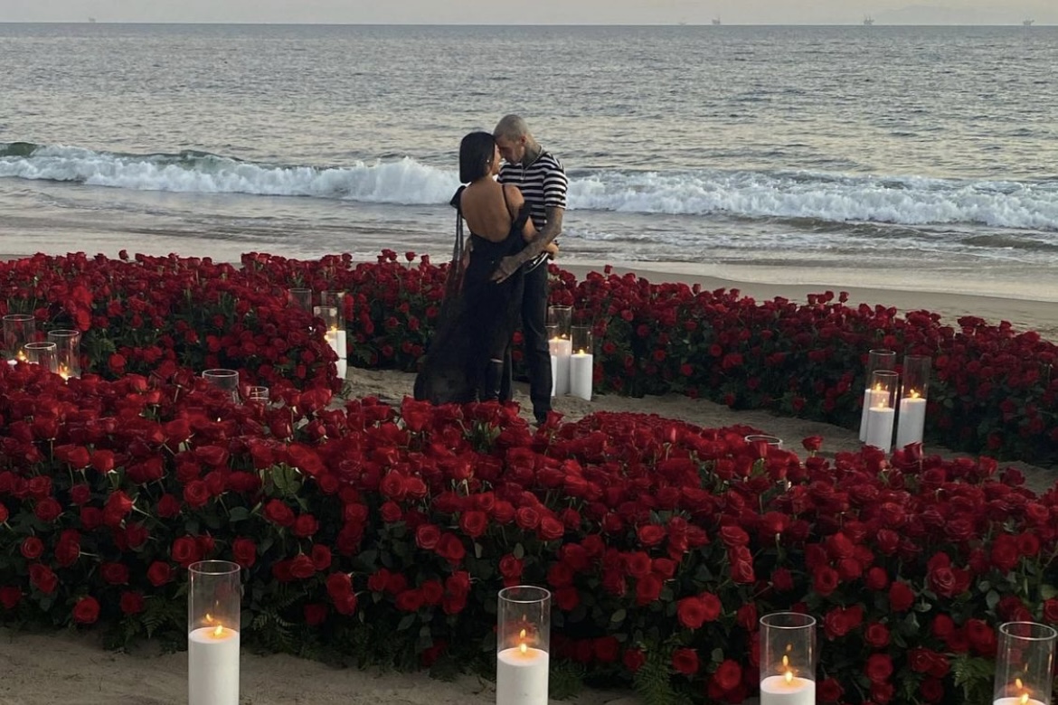 Kourtney Kardashian anuncia noivado com Travis Barker: "Para sempre"