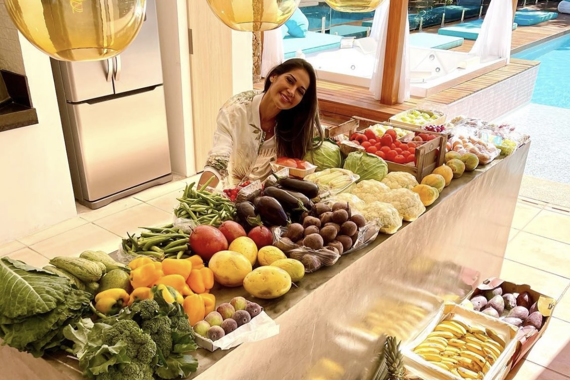 Mayra Cardi conta que começou a trabalhar com comida saudável depois que o pai morreu de câncer