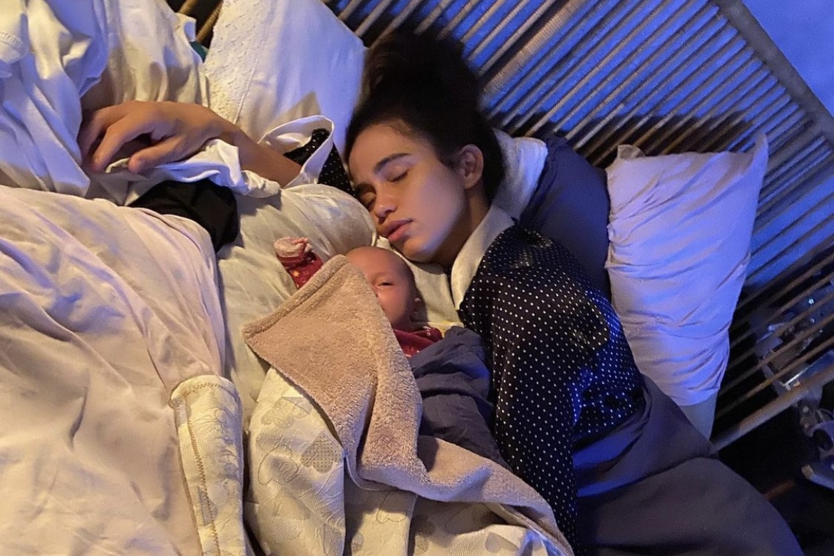 Lan Lanh relata dia agitado com as filhas gêmeas: "Tiê botou Nanda para dormir"