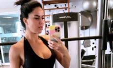 Graciele Lacerda posa de macacão na academia: 'último treino do ano'