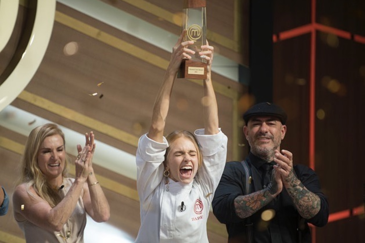 Ex-nadador Xuxa elogia filha após vitória no MasterChef 2021: "Orgulho"