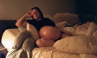 Ashley Graham anuncia nascimento dos filhos gêmeos: "Felizes e saudáveis"
