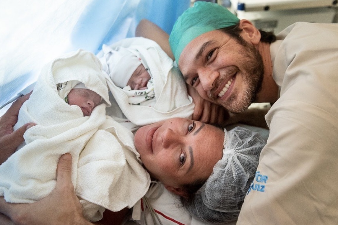 Fabiula Nascimento dá à luz aos gêmeos com Emilio Dantas