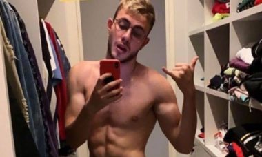 Fã posta nude de Leo Picon que reage ao clique: 'sou romântico'