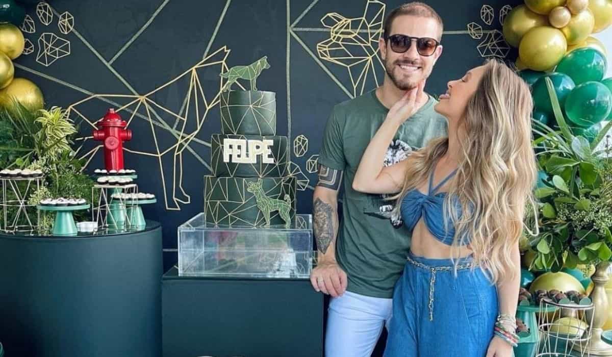 Carla Diaz faz festa surpresa para namorado: 'parabéns amor'