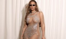 Beyoncé surge de vestido transparente ousado e deixa fãs babando
