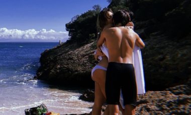 Carolina Dieckmann curte dia de praia com a família: "Amor"