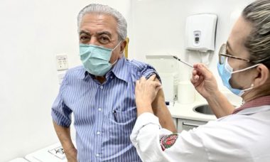 Aos 86 anos, Mauricio de Sousa toma quarta dose da vacina contra Covid-19