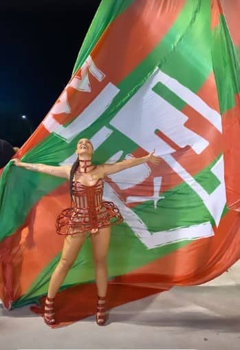 Bianca Andrade caí no samba em ensaio da Grande Rio: 'emoção demais' (Foto: Reprodução/Instagram)