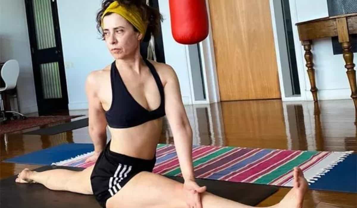 Fernanda Torres impressiona ao exibir flexibilidade durante prática de ioga 