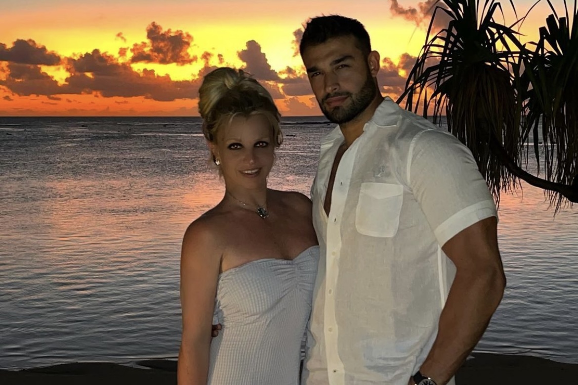 Britney Spears chama Sam Asghari de 'marido' e aumenta rumores de casamento