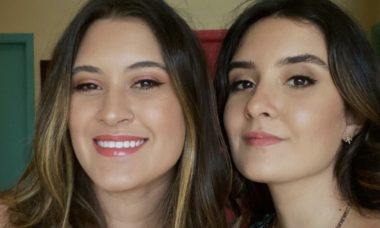 Bia Bonemer posta clique raro com irmã gêmea, Laura