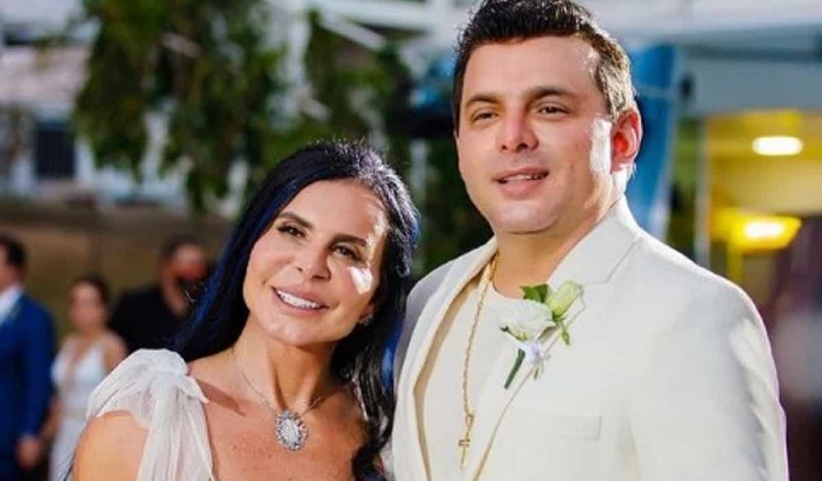 Gretchen se casa com Esdras de Souza em uma balsa no Pará