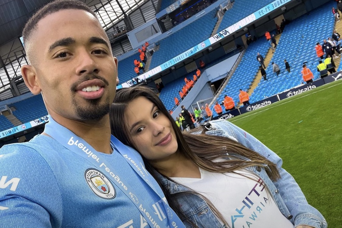 Grávida, Raiane Lima comemora título do Manchester City com Gabriel Jesus