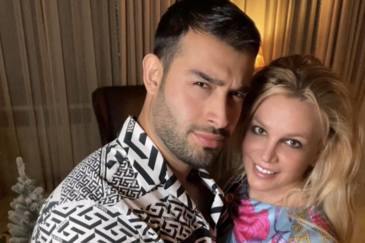 Noivo de Britney Spears posta após aborto da cantora: "Aumentaremos a família em breve"