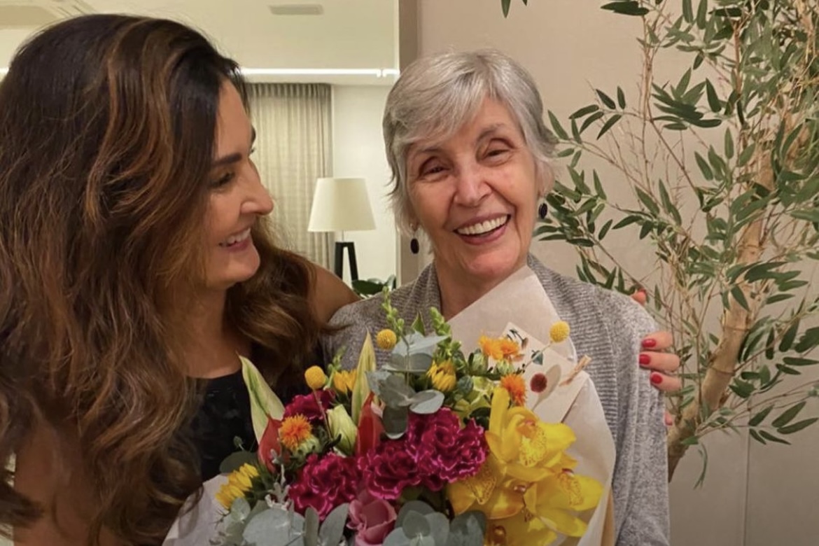 Fátima Bernardes comemora aniversário de 80 anos da mãe