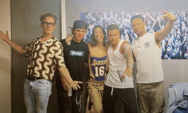 Gabi Brandt realiza sonho ao conhecer banda McFly: "14 anos esperando esse momento"