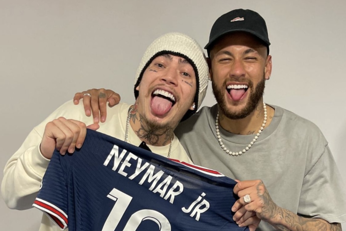 Whindersson Nunes tieta Neymar em Paris: "Meu namorado"