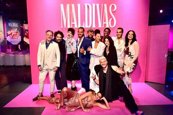 Elenco de 'Maldivas' se reúne em première da série em São Paulo (Foto: Marcelo Sa Barreto/AgNews)