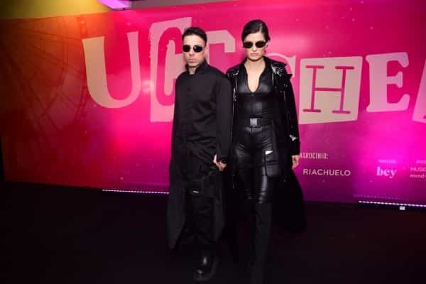 Di Ferrero e Isabeli arrasam com fantasia de Matrix em festa de Uccman (Foto: Leo Franco/AgNews)