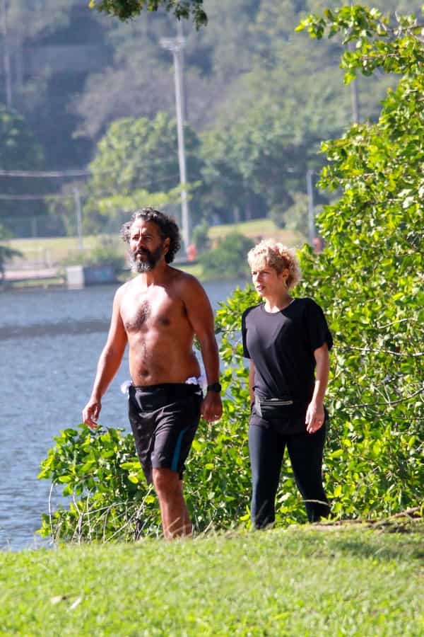 Marcos Palmeira faz caminhada com esposa na Lagoa Rodrigo de Freitas (Foto: AGEWS/J/AgNews)