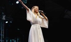 Karina Bacchi revela que irá estrear como cantora gospel