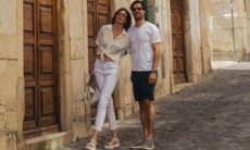 Luciana Gimenez posa com namorado em viagem romântica por Portugal
