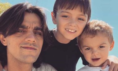 Felipe Simas posa ao lado dos filhos: 'merecem nosso tempo, sem pressa'