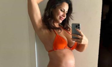 Viviane Araújo posa exibindo barrigão de gravidez e celebra: '7 meses'