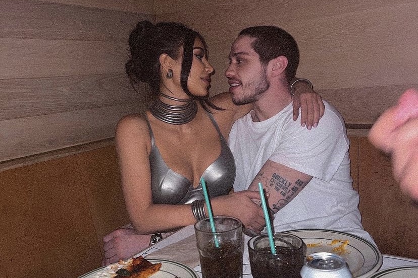 Kim Kardashian revela que começou a namorar Pete Davidson porque ele é bem-dotado