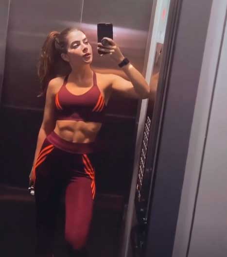 Vídeo: Jade Picon mostra barriga sarada em treino pesado