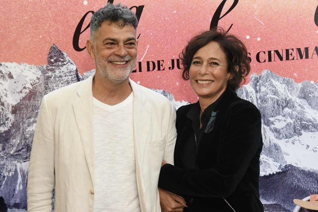 Andrea Beltrão e Eduardo Moscovis participam de pré-estreia de filme em São Paulo