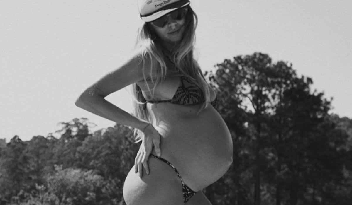 Isabella Scherer posa de exibindo barrigão da gravidez: '30 semanas'