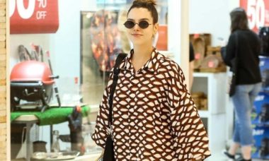 Giovanna Lancellotti curte passeio por shopping do Rio de Janeiro
