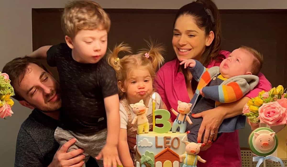 Sabrina Petraglia celebra o mêsversário do filho com família reunida