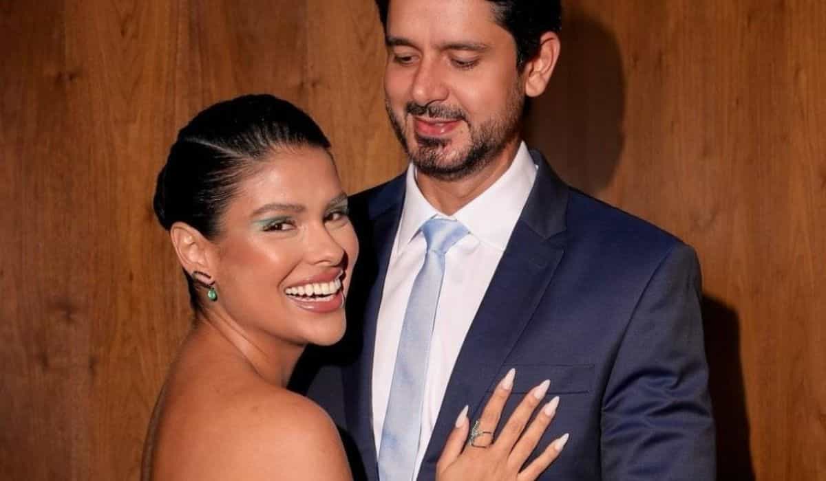 Munik Nunes é pedida em casamento durante seu aniversário